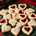 Klassische Butterplätzchen und Spitzbuben